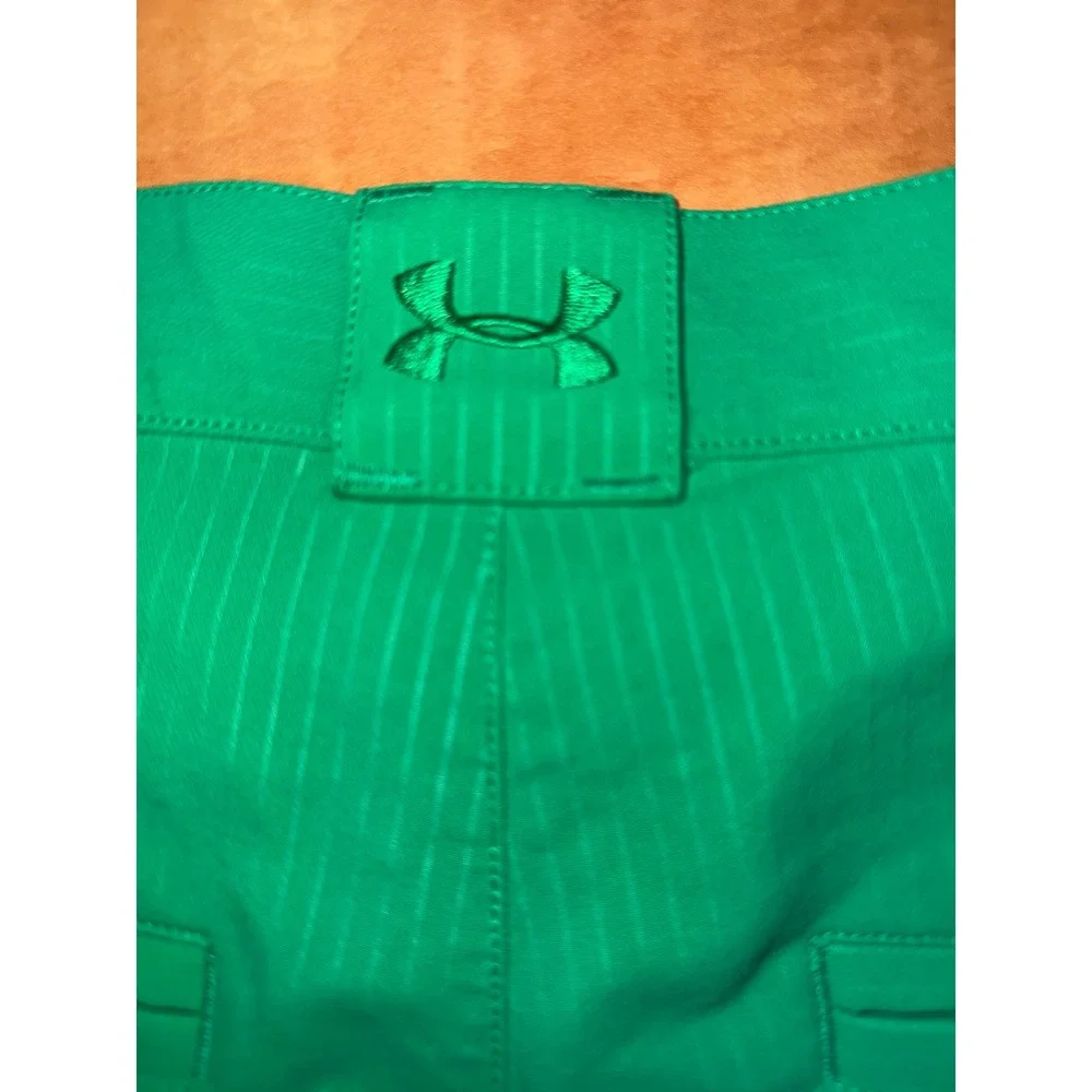 Under Armour Mens Green Pinstripe Golf Shorts Loose Fit Size 30